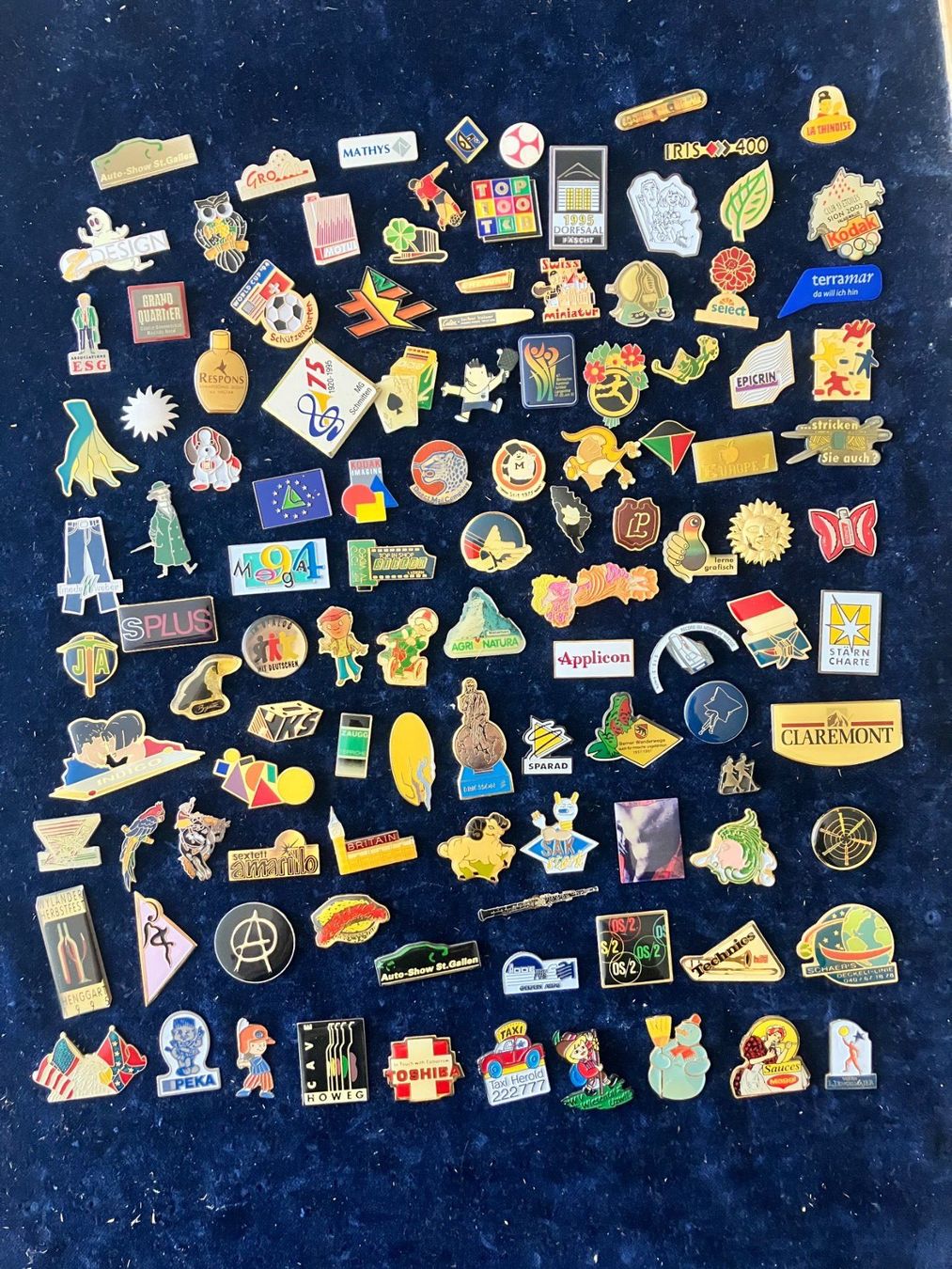 Placchette & Badge: ca. 100 Pin diverse Motive (25) – Usato da Basel venduto da djwwpp