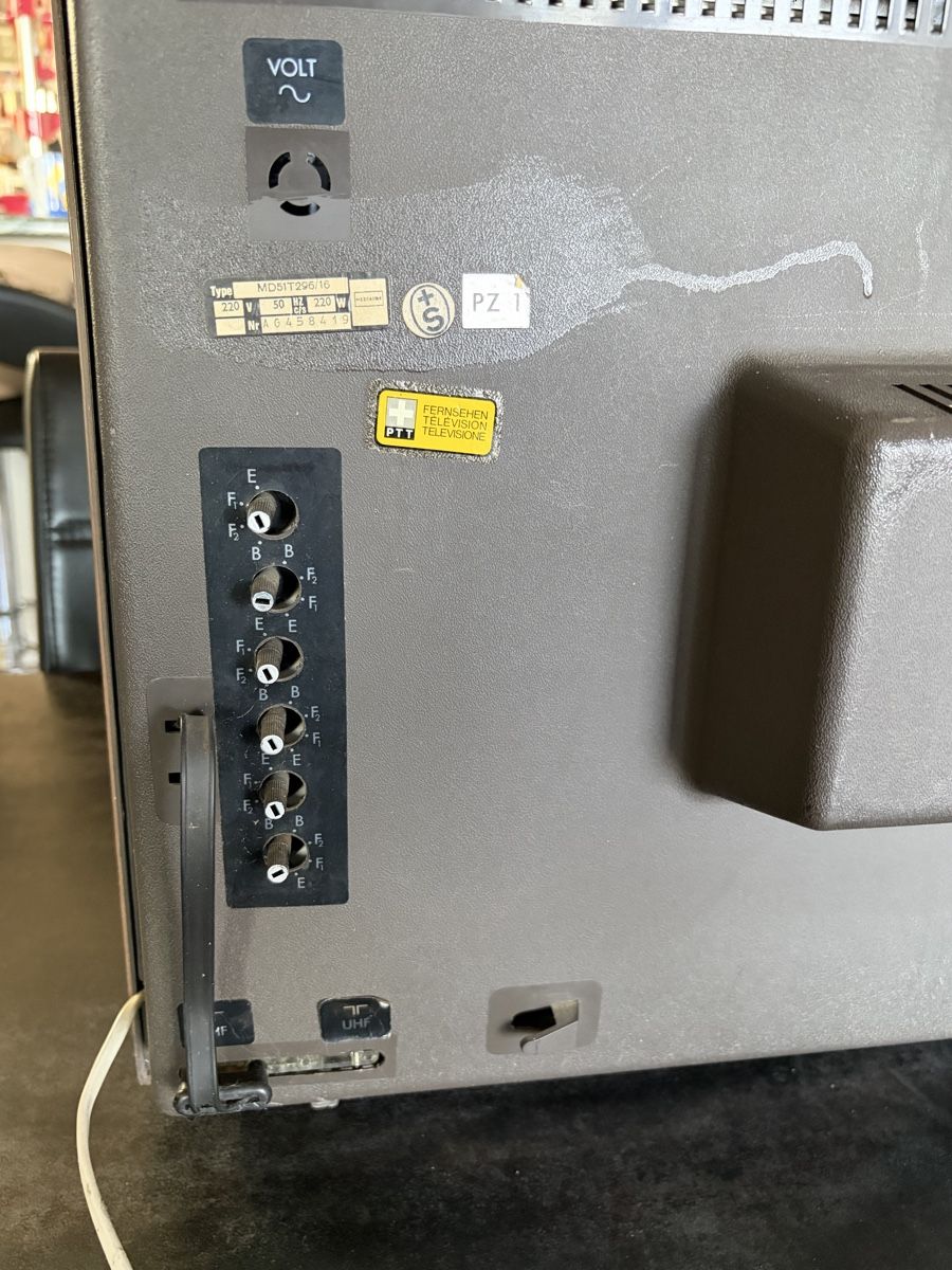 Fernseher: Téléviseur Vintage Mediator – Gebraucht aus Vallamand von Bricbracbroc82 7