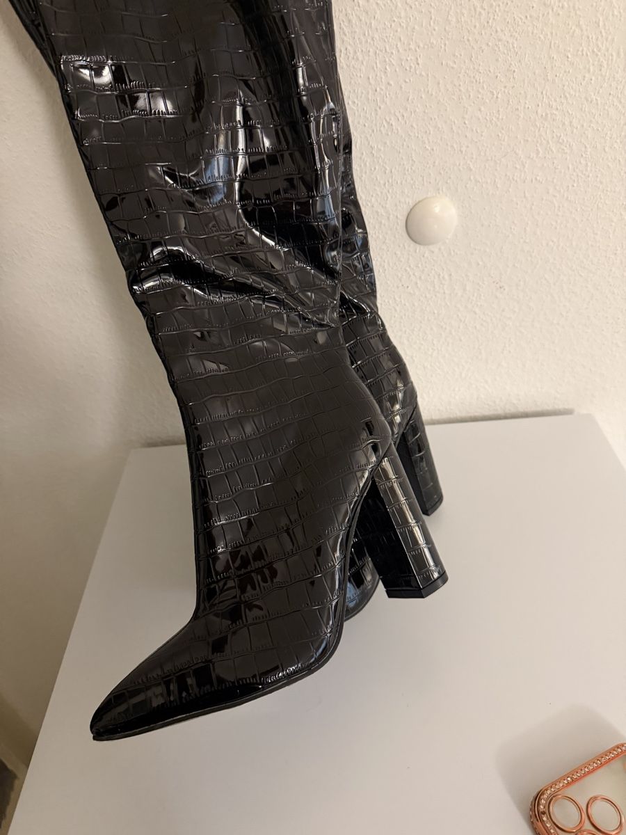 Chaussures femmes: Cuissardes noire, taille 38  – Neuf (Voir description) à Perly par sha_dry8 1