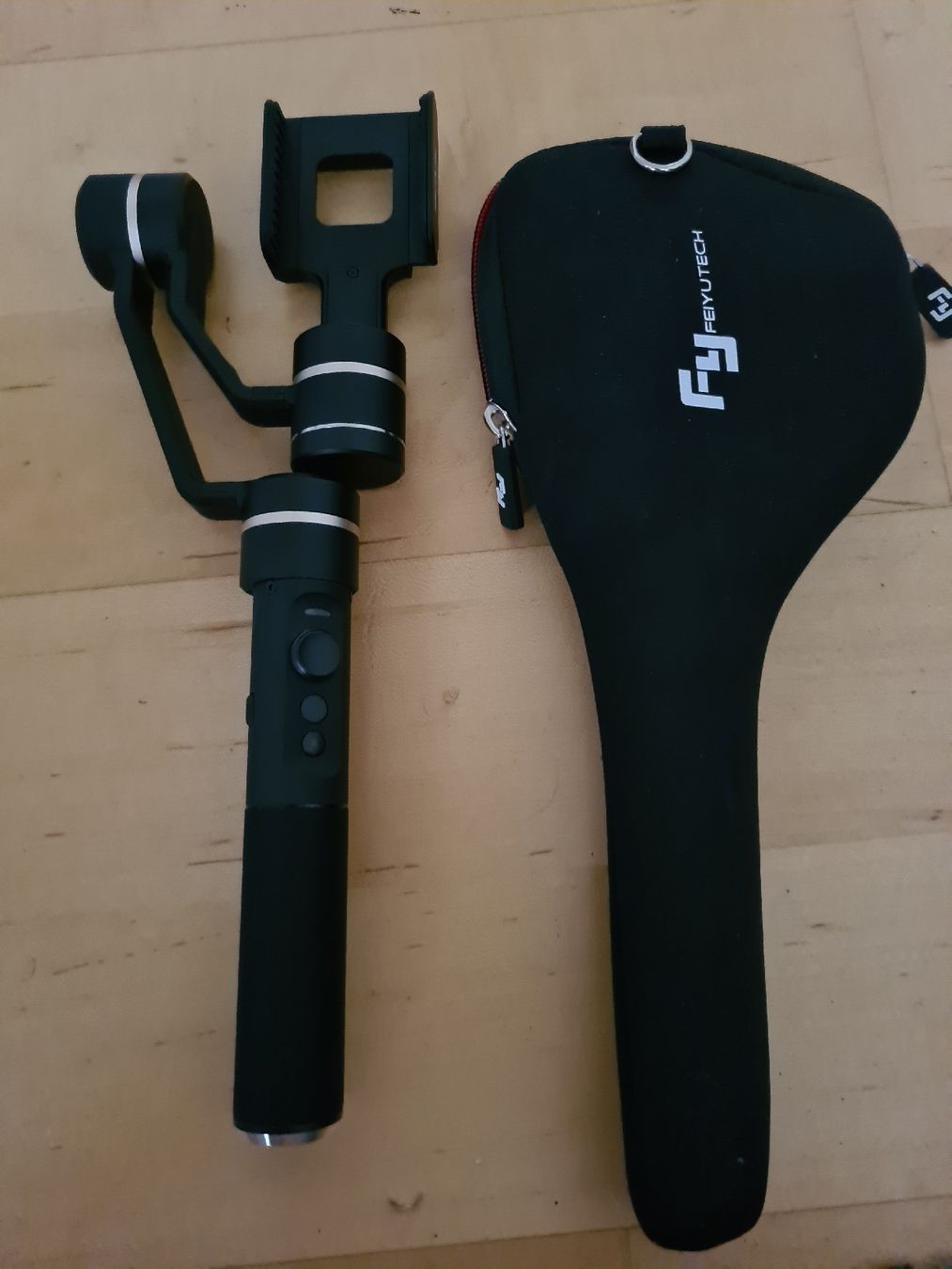 Feiyu Tech Supporti a parete: Fy Feiyutech SPG Live Selfi-Stik – Usato da Waldkirch venduto da Hypertenuse