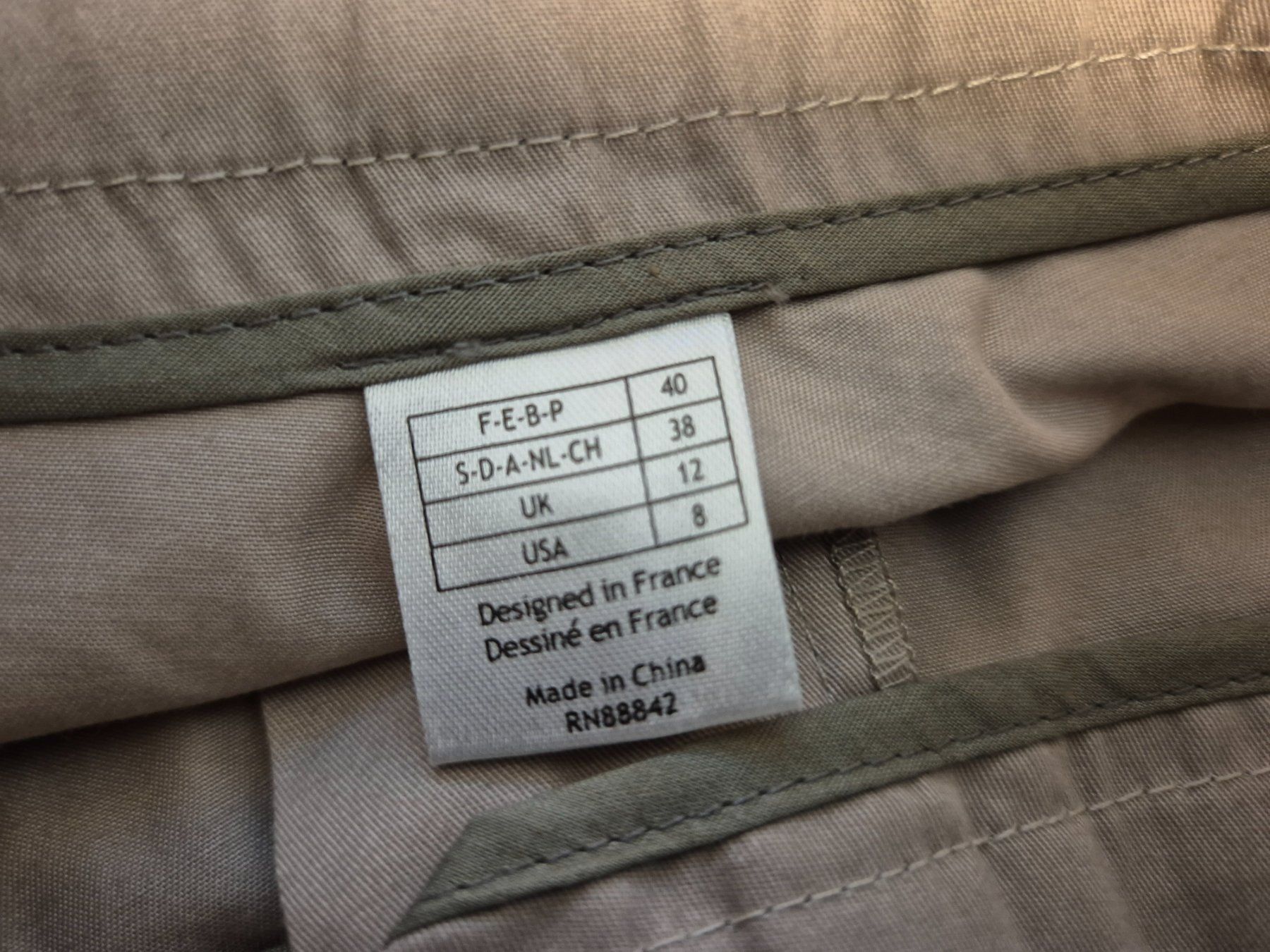 Maje Hosen: MAJE elegante shorts    beige - gold  Grösse 38 – Gebraucht aus Niederweningen von Obson 5
