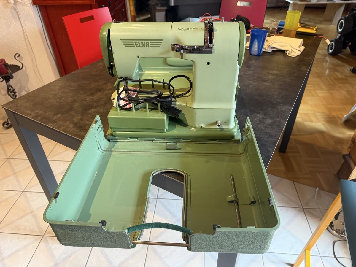Elna Macchine da cucire: ELNA  SUPERMATIC – Usato da Apples venduto da Gasscret 2