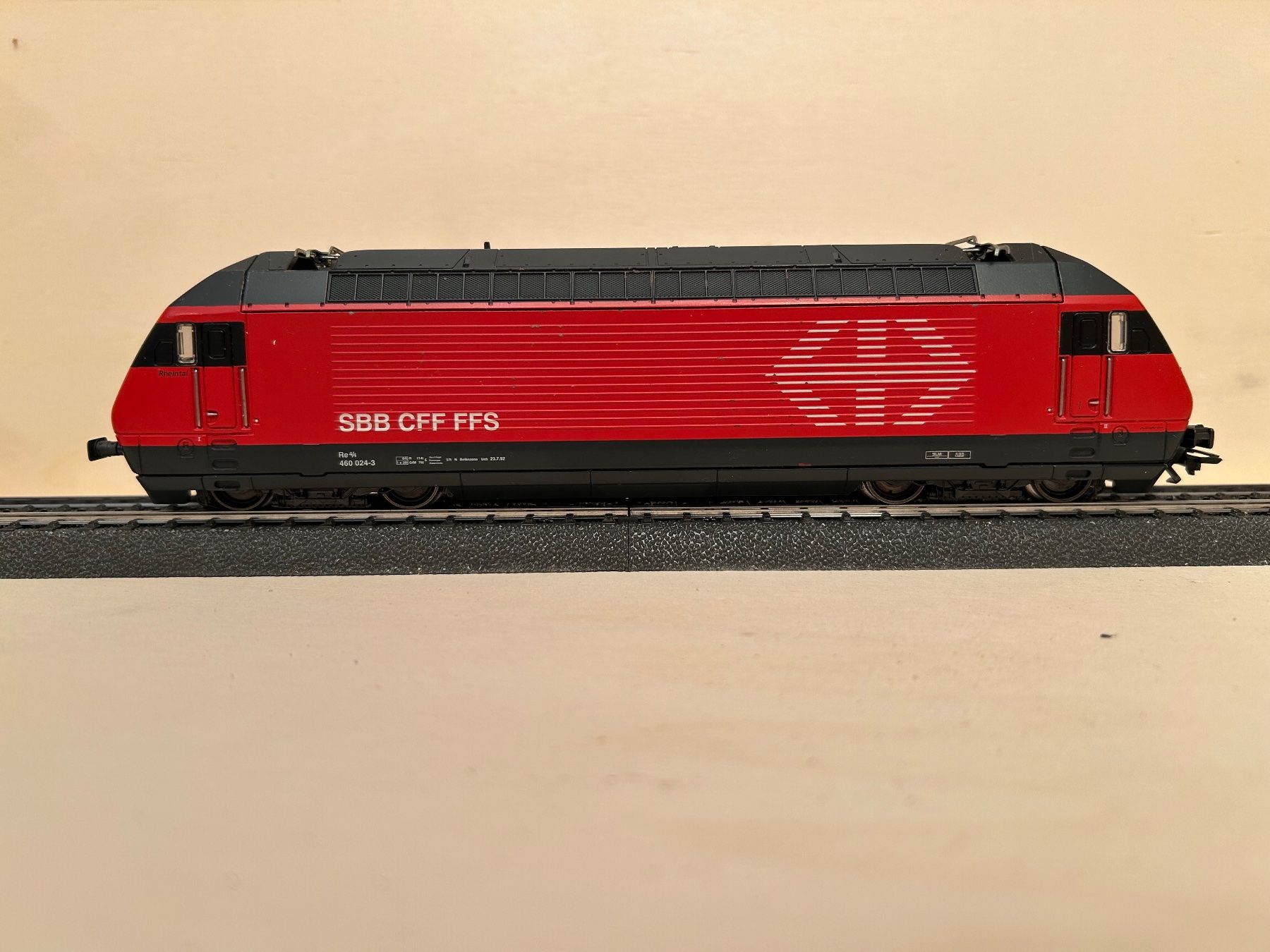 Märklin Modellini di ferrovie: SBB Re 460 024 "Rheintal" Märklin 3760 – Usato da Aesch (Neftenbach) venduto da klaibovski 1