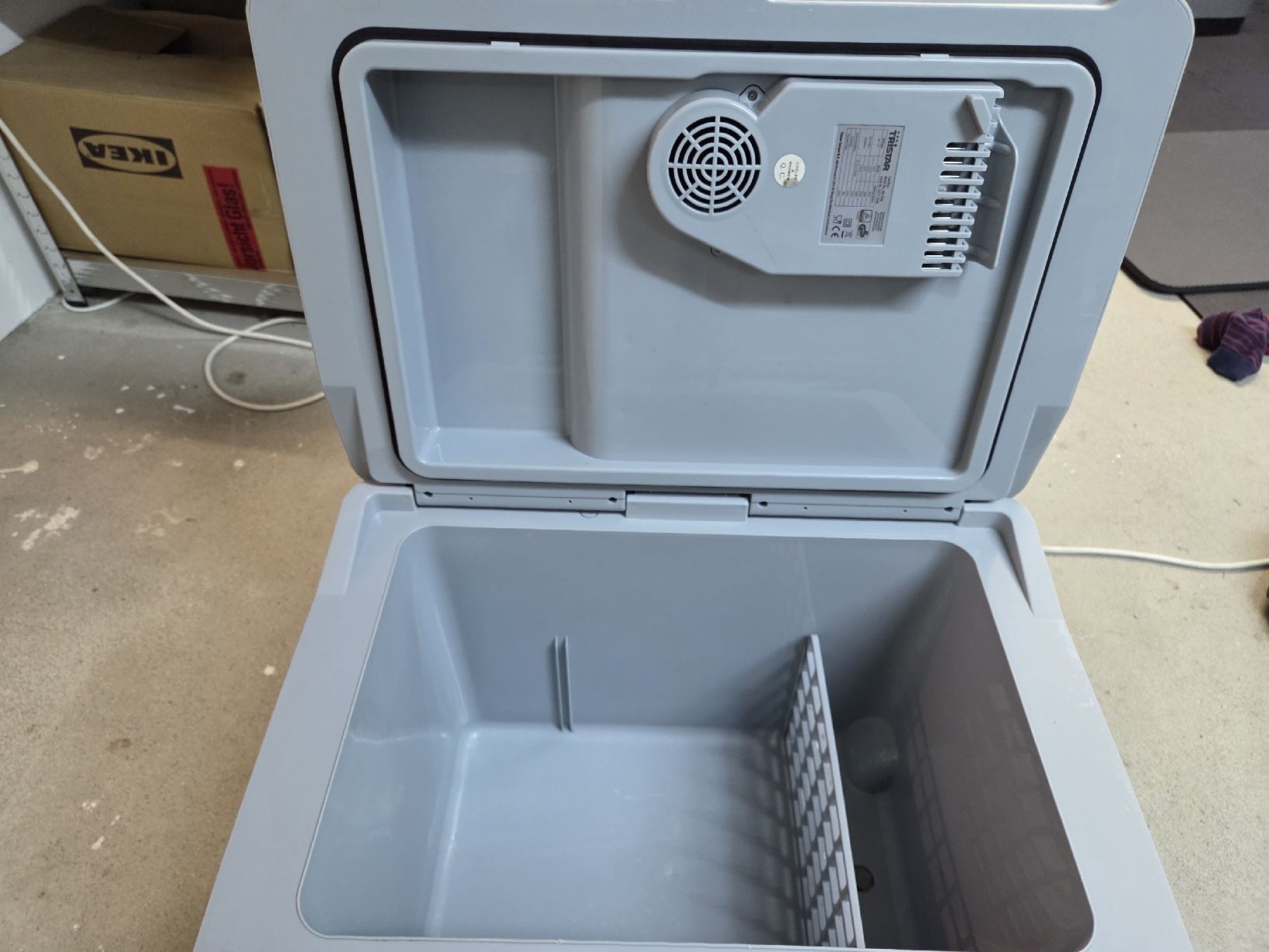 Frigoriferi & Refrigeratori: Kühlbox 40L 12/230V – Usato da Fribourg venduto da Murxito