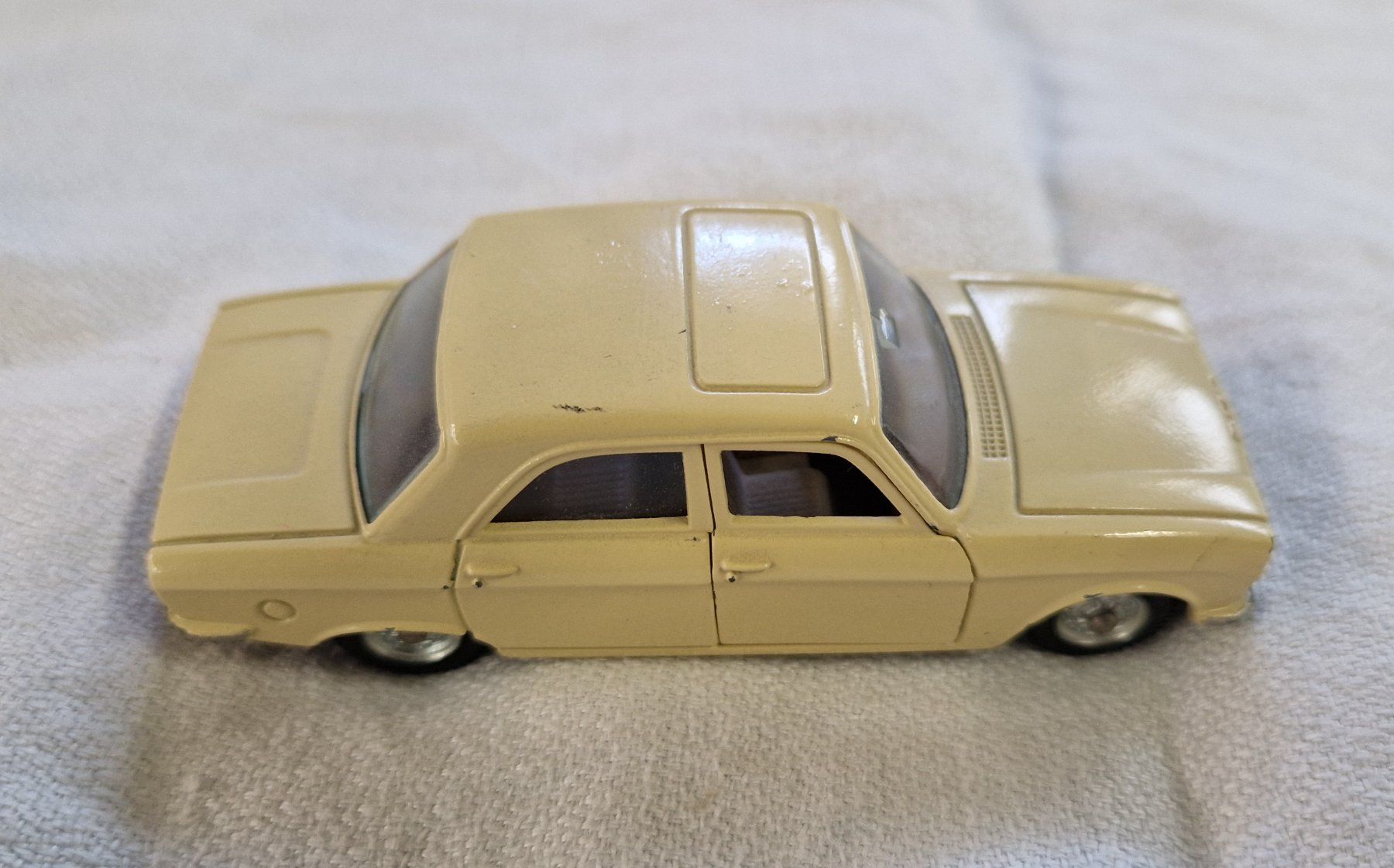Peugeot Modellini d'auto: PEUGEOT 304 PILEN SPANIEN – Usato da Bilten venduto da Mic2022
