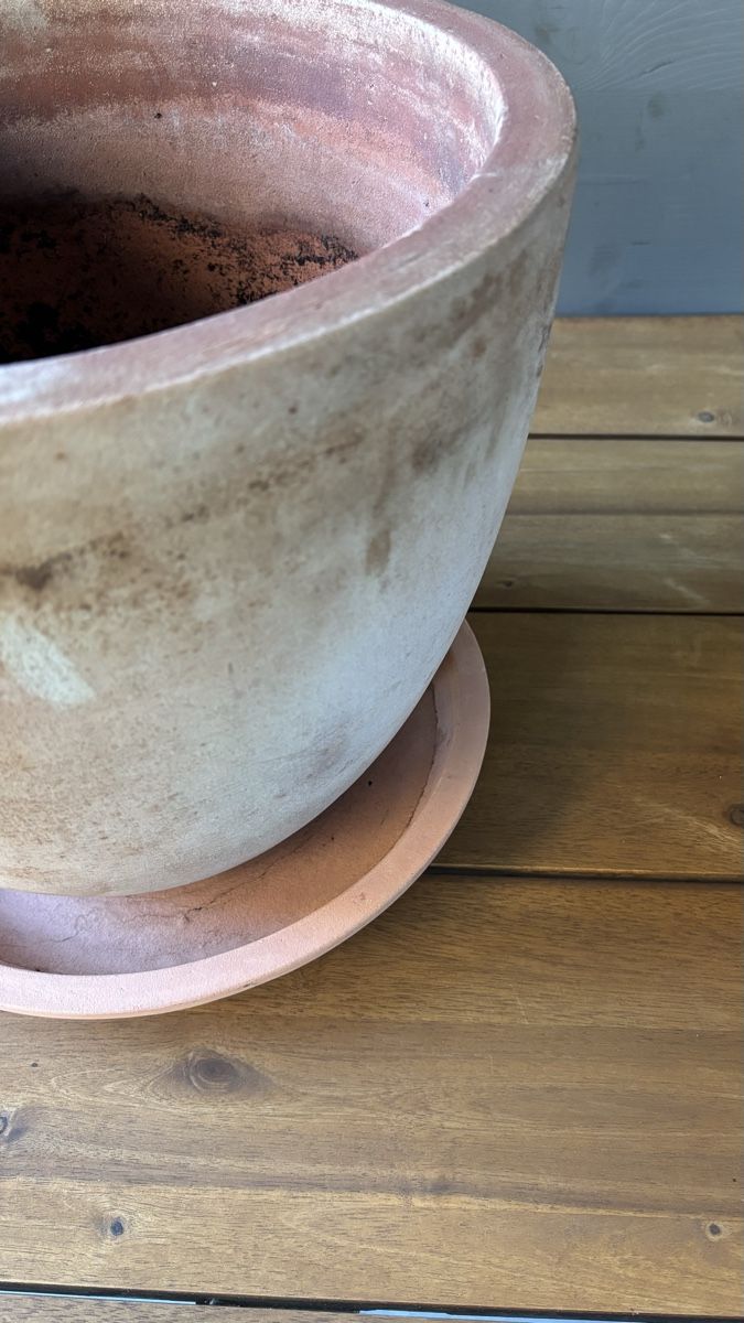Vasi per fiori: Grosser Terrakotta Blumentopf mit Untersetzer – Usato da Seengen venduto da sa_land 1