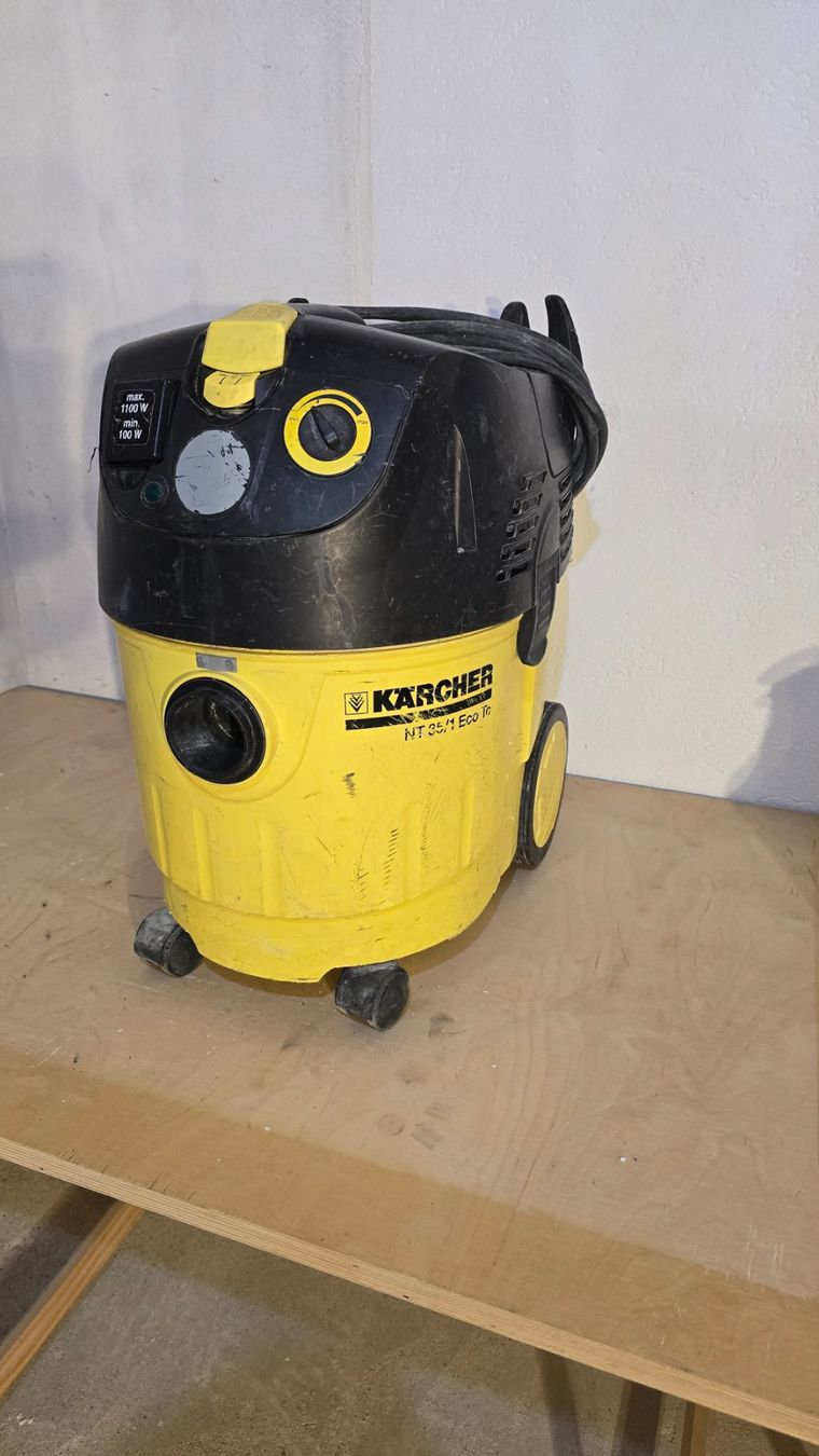Aspirapolveri & Accessori: Aspirateur Karcher – Usato da Villarimboud venduto da pap_7579