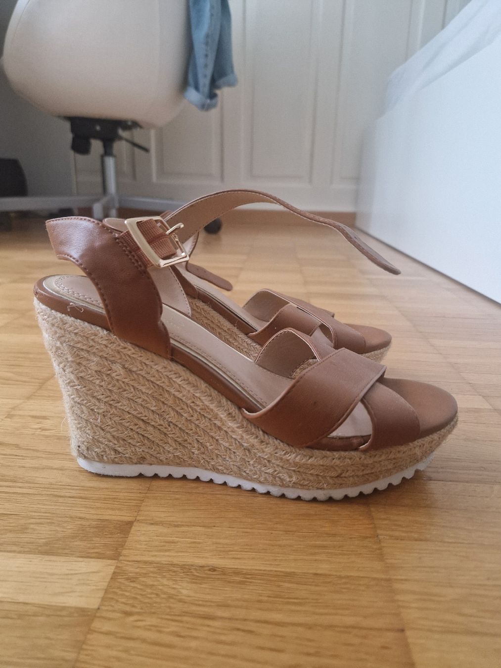 Scarpe da donna: Keilsandaletten – Usato da St. Gallen venduto da ale_q8jf