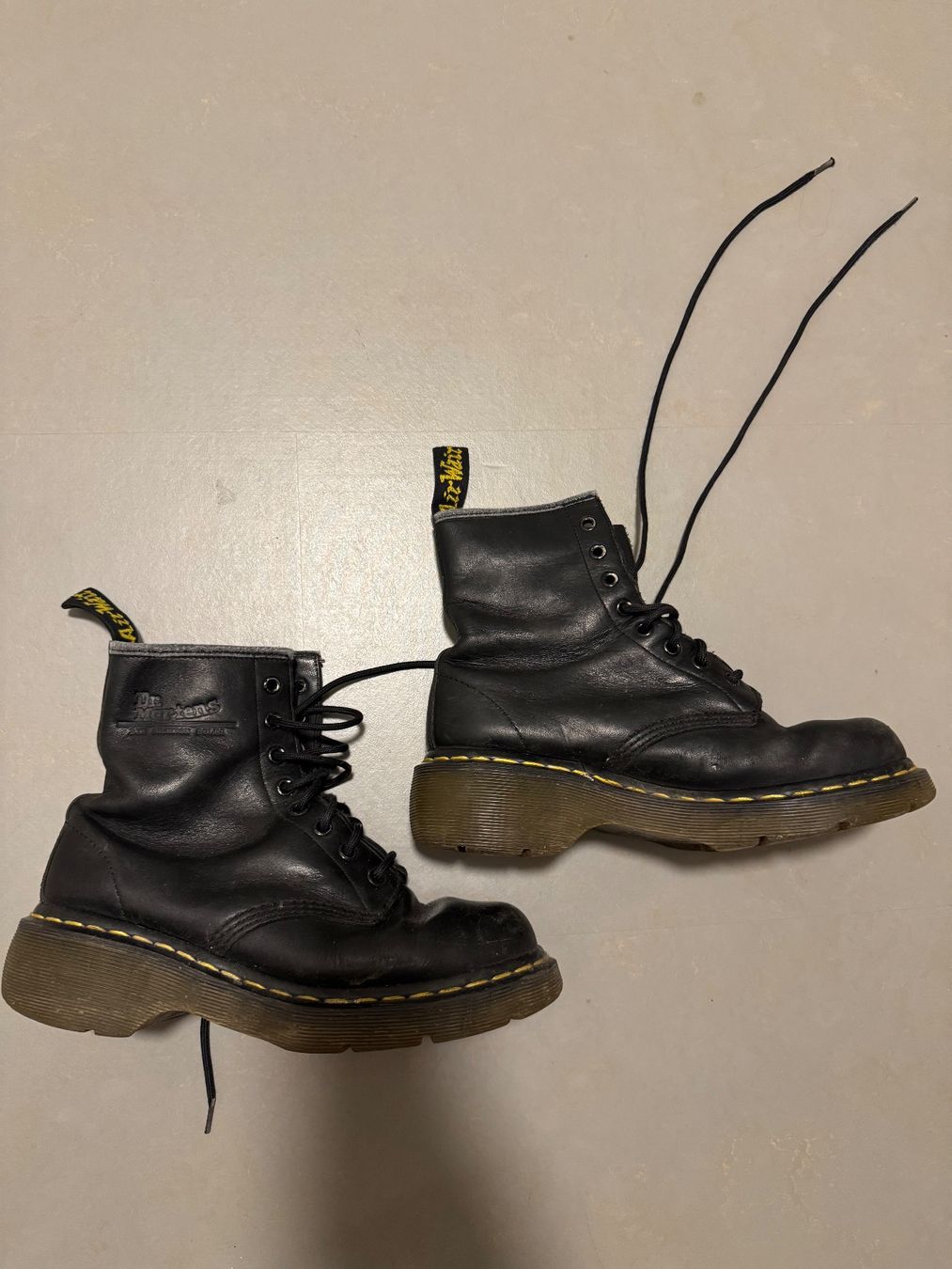 Dr. Martens Herrenschuhe: Vinted Dr. Martens Grösse 39 – Gebraucht aus Luzern von fer_68nv 1