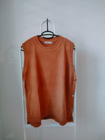 Bequemes und wunderschönes Gillet braun