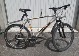 Mountainbike Fuji Tahoe SL silber/orange