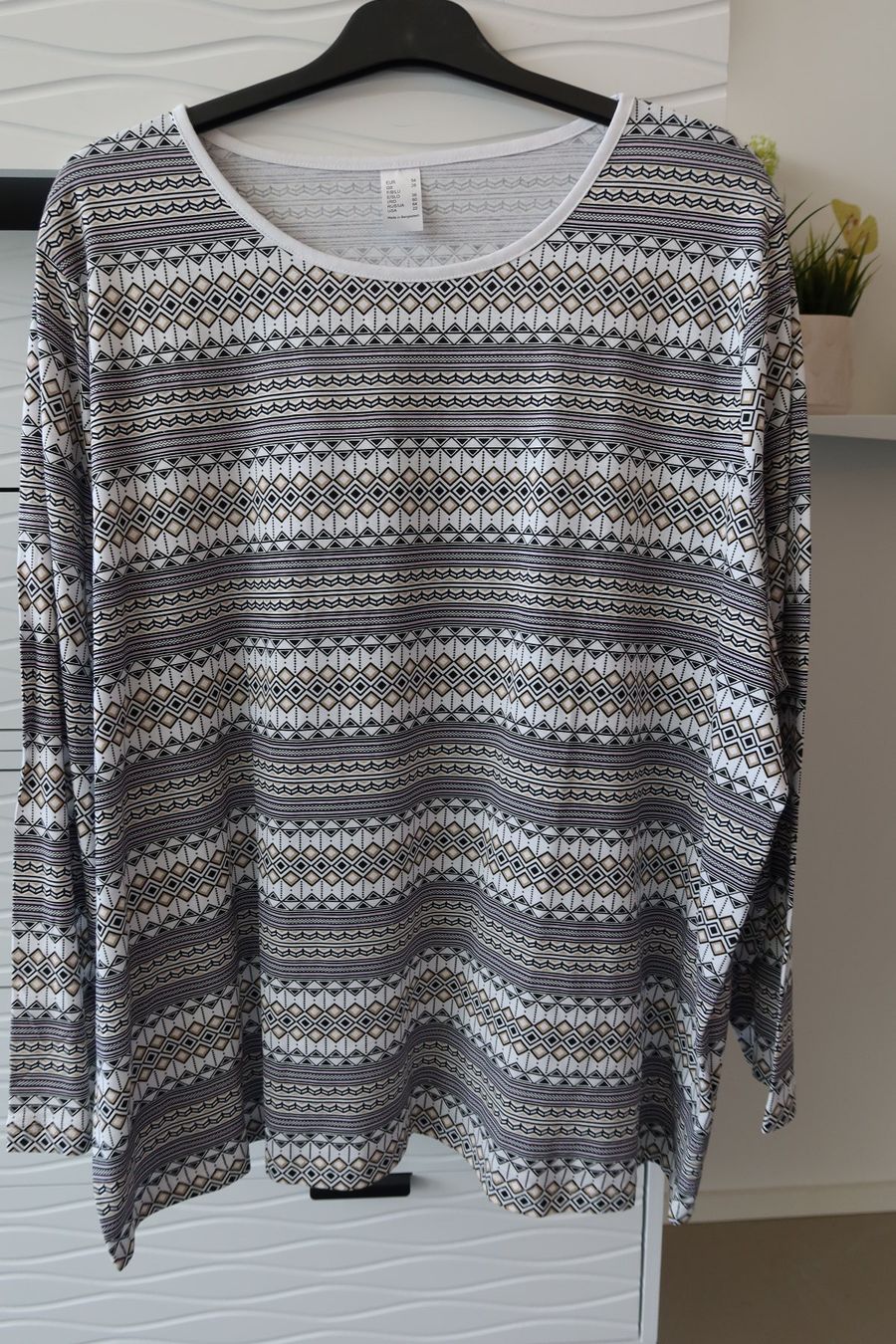 T-shirt: Damenshirt Grösse 54, 100% Baumwolle - NEU – Nuovo e nell'imballaggio originale da Zürich venduto da Piki7