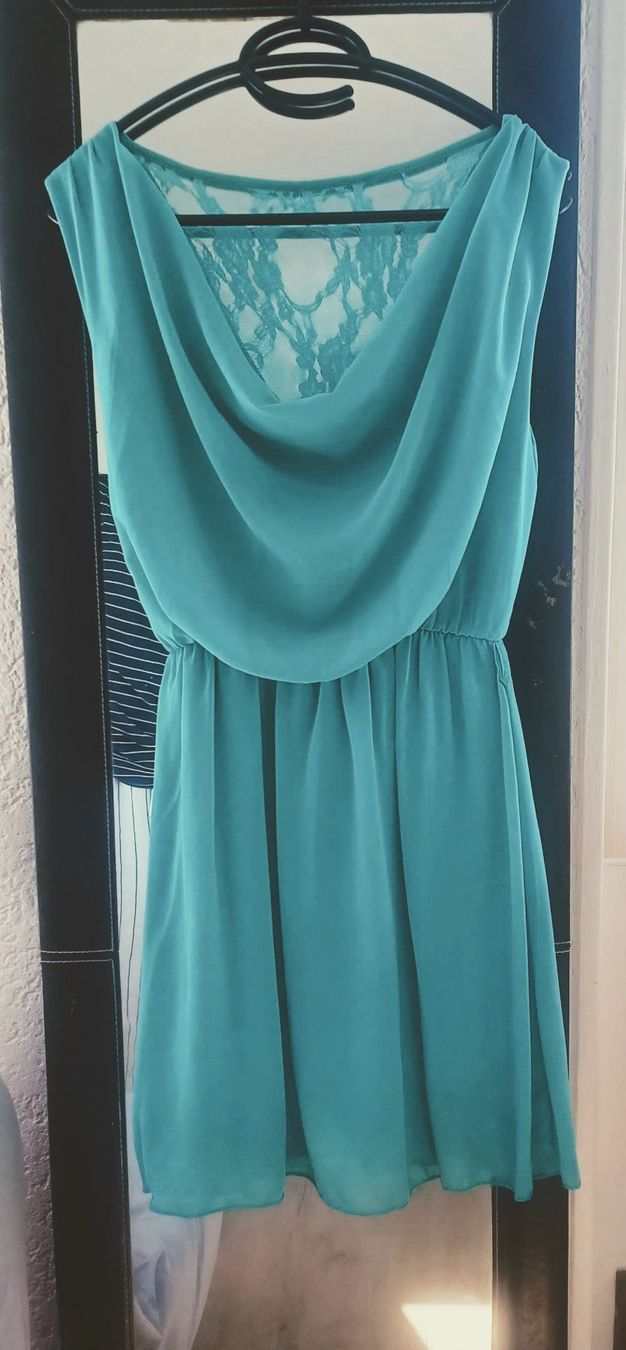 Kleider: Taille S Robe turquoise drappée avec dos couvert de dentelle – Neu (gemäss Beschreibung) aus La Chaux-de-Fonds von jen_h95m 1