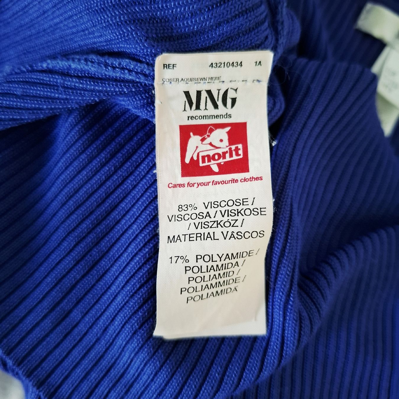 Mango T-shirt: MNG Strickpullover V-Ausschnitt lila/blau Grösse S – Usato da Emmen venduto da Tigerlady 5
