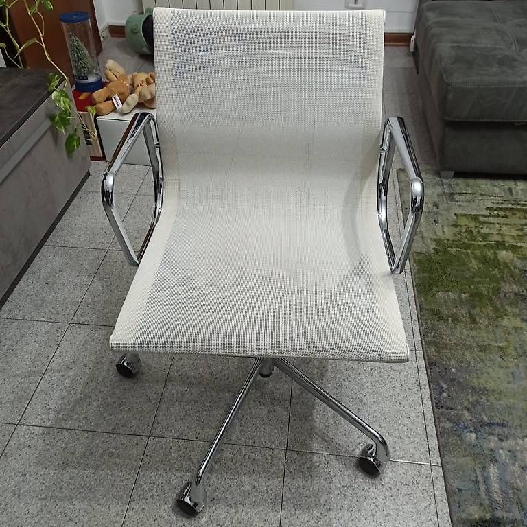 Vitra Stühle: Vitra EA 117 – Gebraucht aus Frauenfeld von Elooooo