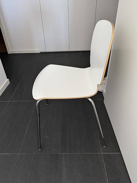 Stühle: Chaises  – Gebraucht aus Chavannes-Renens von gue_cxz6 1