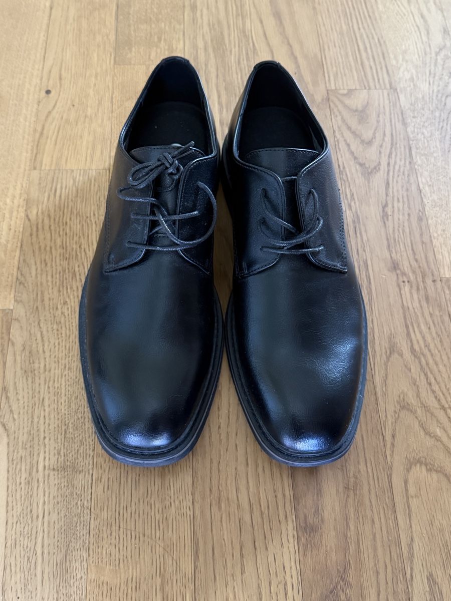 Herrenschuhe: Herren Schnürschuhe schwarz Grösse 43 AM  – Neu (gemäss Beschreibung) aus Dällikon von NazmiB