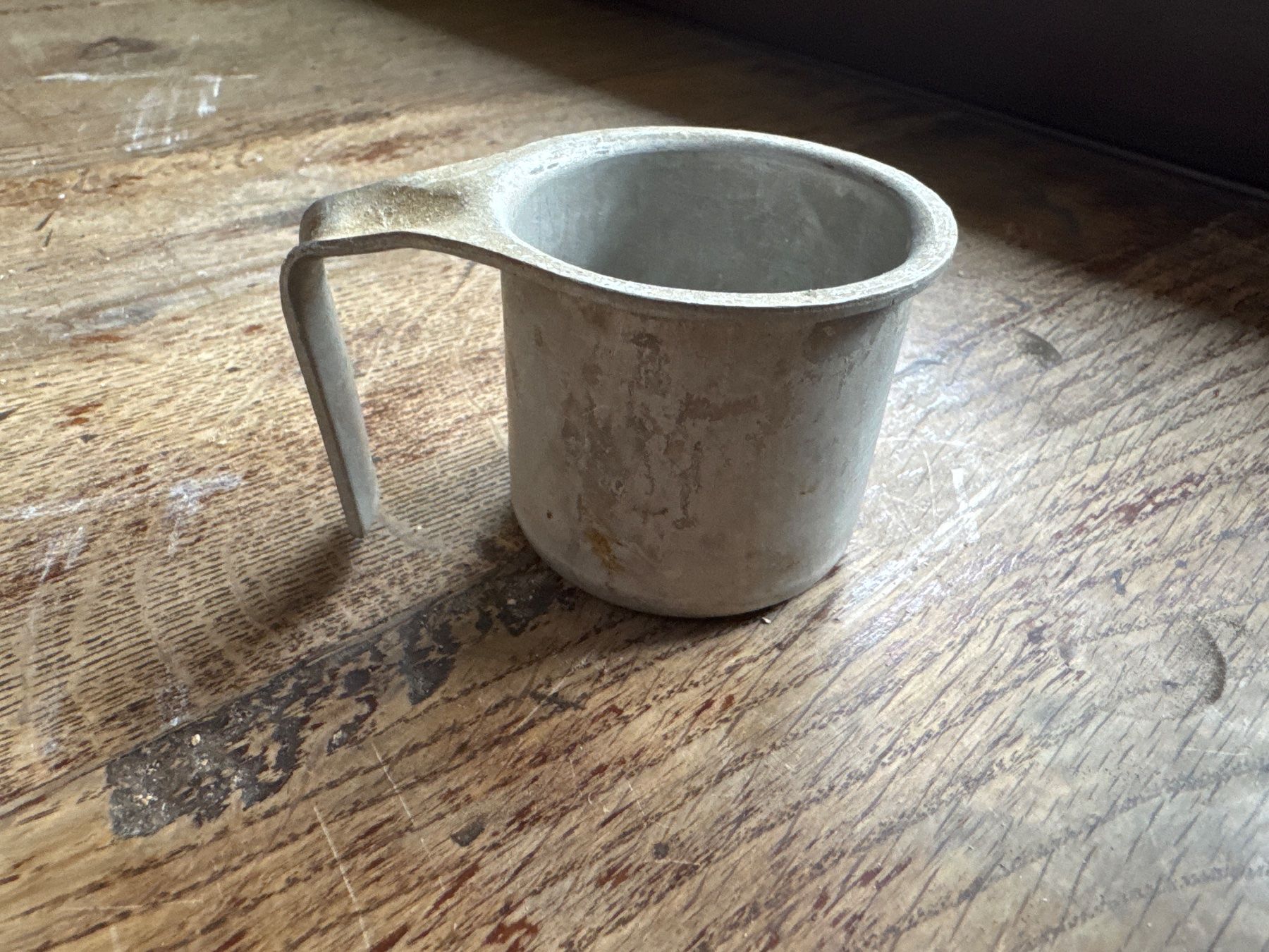 Misurare: Mesure ancienne lait 1 dl aluminium – Usato da Lajoux JU venduto da Briard0 2