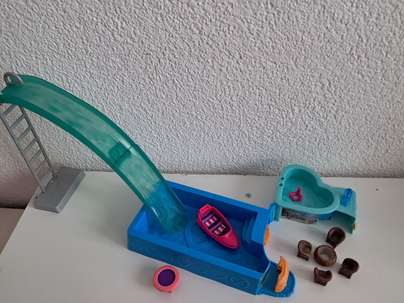 Polly Pocket Giocattoli: Polly Pocket Pool – Usato da Abtwil venduto da sabrina080 1