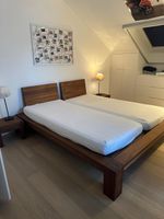 Nussbaum-Bett 180×200 mit 2 Nachttischen & Matratze ab 1 CHF