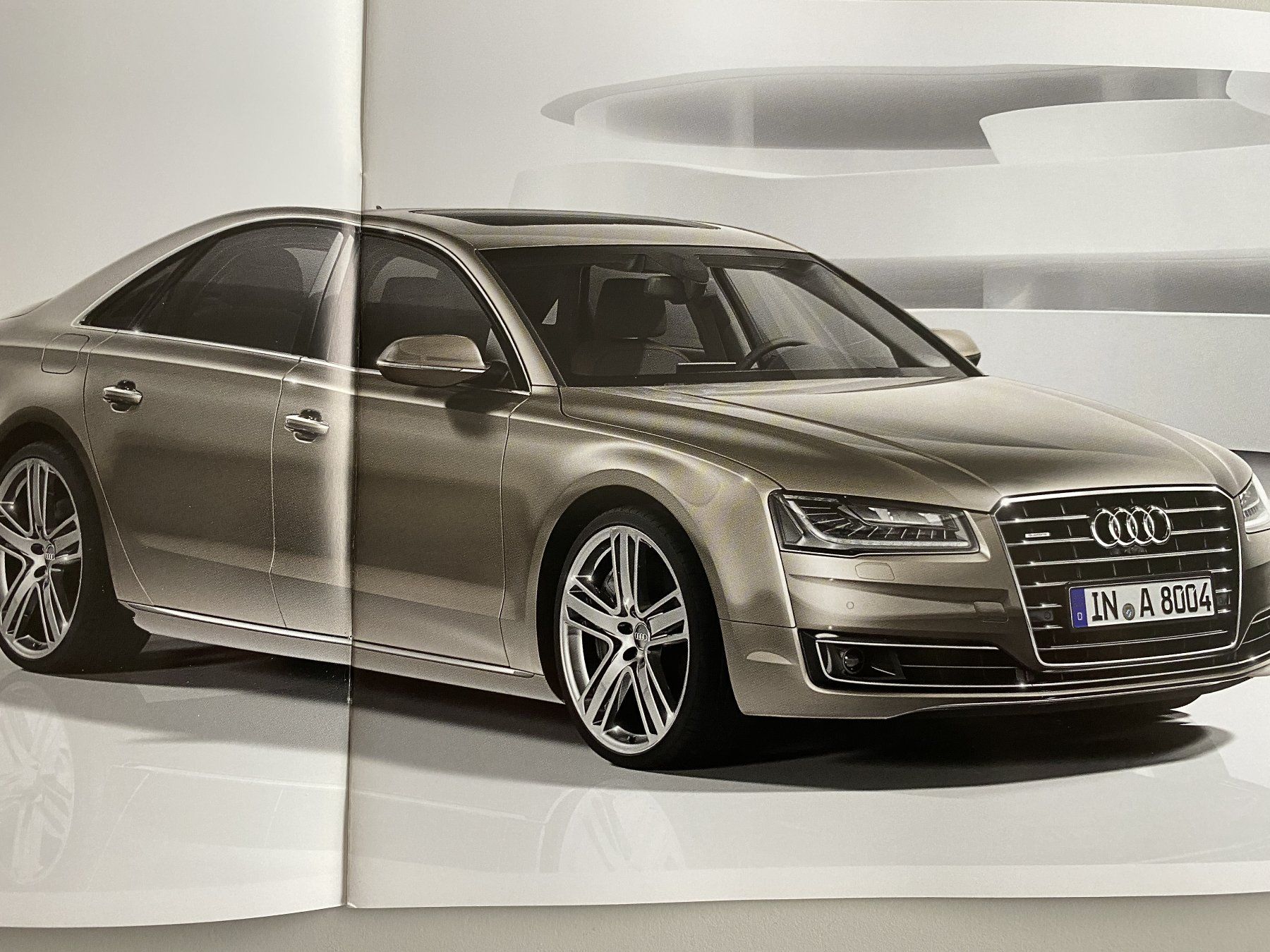 Riviste & Magazine: Audi A8/A8 L Magazin (09.2013) – Usato da Alpnach-Dorf venduto da Hess-Automobile 1
