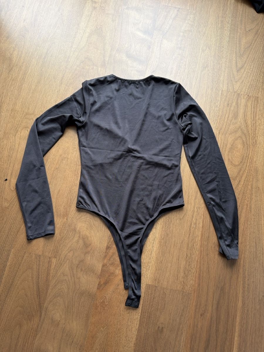 Top: Schwarzer Langarm Bodysuit Gr. M  neu – Nuovo (secondo la descrizione) da Weggis venduto da Doris 1
