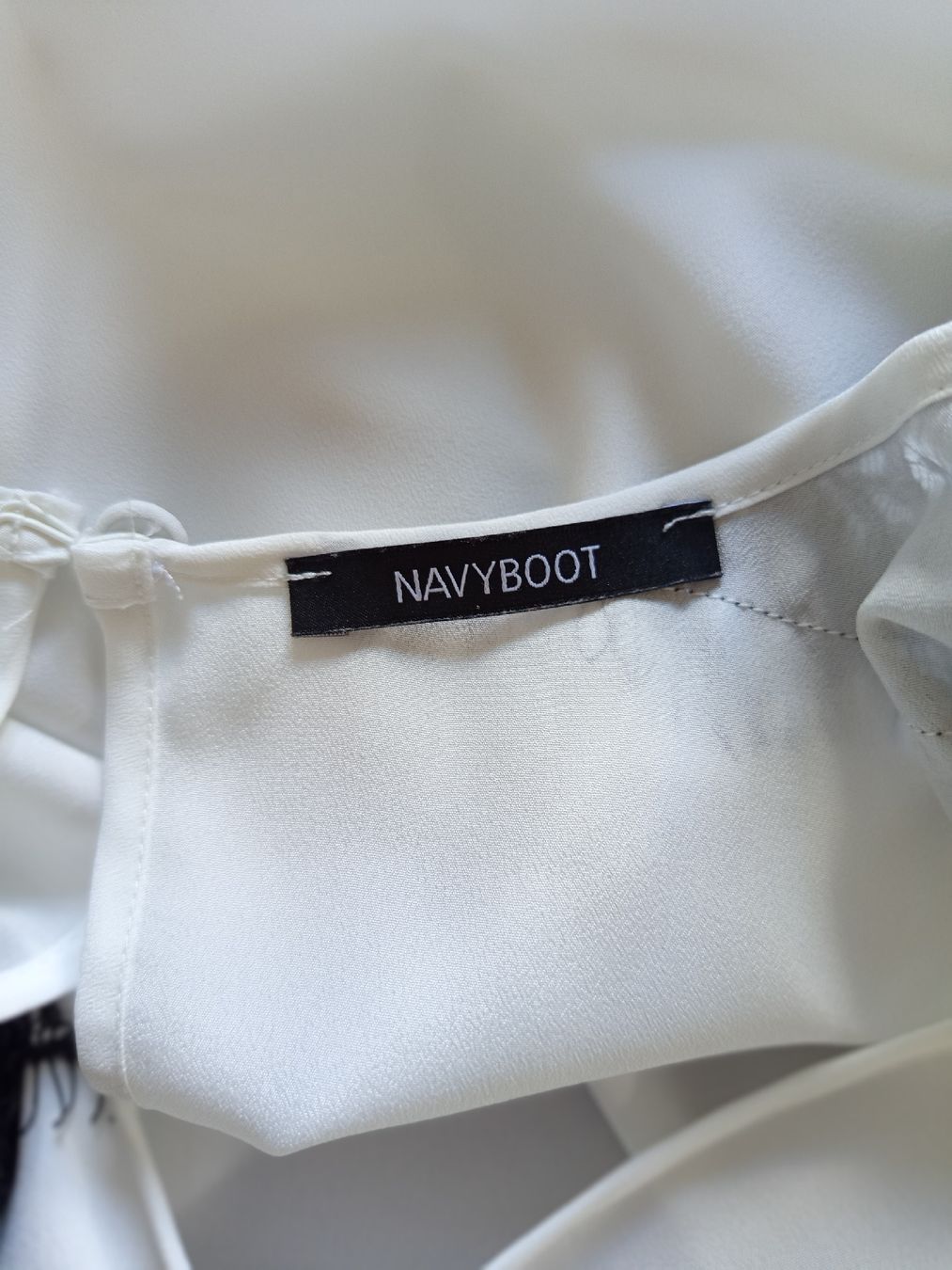 Navyboot Camicette: Damen Bluse Navyboot weiss mit Spitze Grösse M Fleckli – Usato da Hinwil venduto da Wuschi40 6