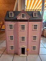 Grosses Puppenhaus mit viel Zubehör