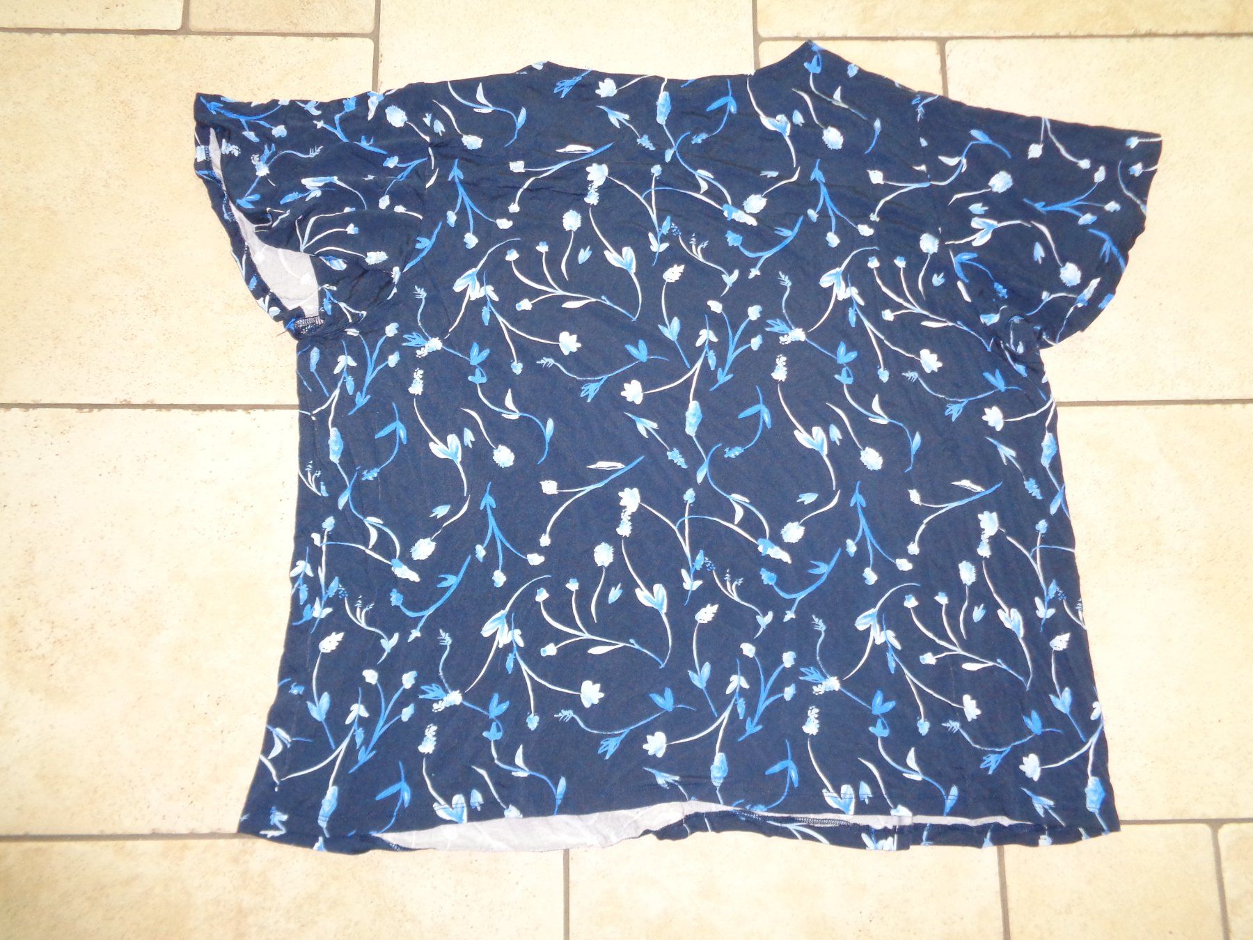 Tchibo T-shirt: Shirt  Tchibo  Grösse 48/50 – Usato da Kreuzlingen venduto da Robi-2003 2