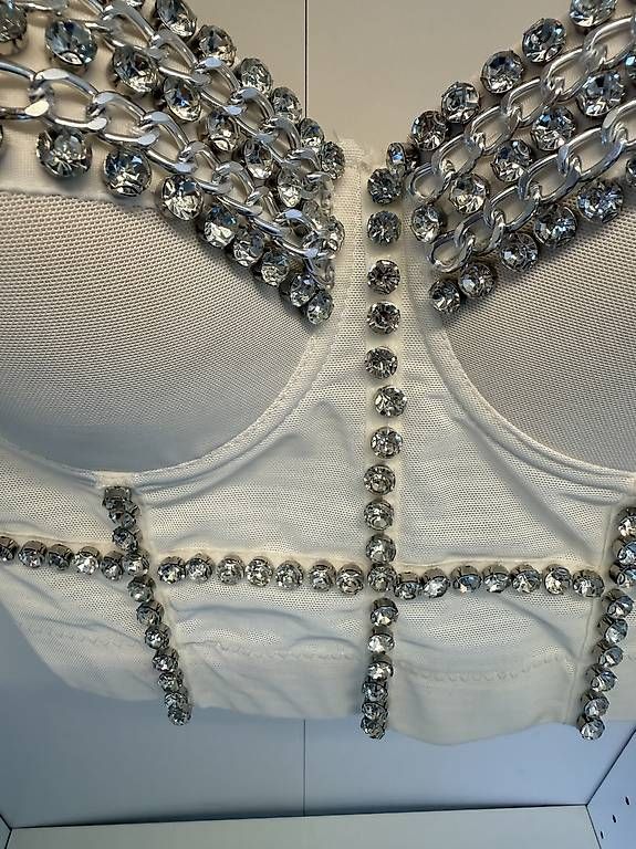 Top: Bustier blanc orné de strass  Taille S  État neuf – Nuovo (secondo la descrizione) da Biel/Bienne venduto da secondstore 3