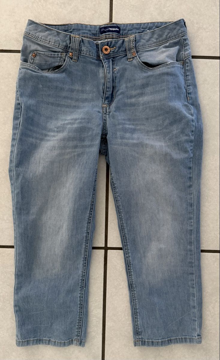 Pantaloni: Leichte Sommer-Jeans Capri, Grösse 36 – Usato da Lyss venduto da Sibella56