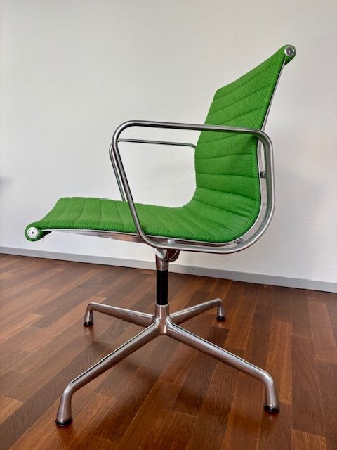 Vitra Sedie: Eames Aluminium Chair – Usato da Uetikon am See venduto da reto.blasi 3