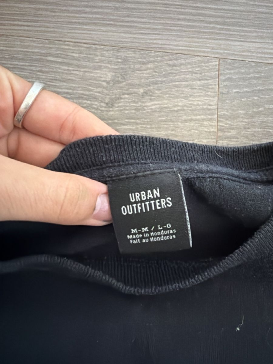 Urban Outfitters T-Shirts: Oasis Merch – Gebraucht aus Auw von lil_zts9 1