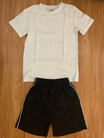 T-Shirt und kurze Hose Grösse 140/146