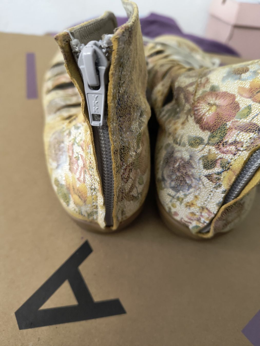 Scarpe da donna: DECODE Damenschuhe, Gr. 38, Blumenmuster, Top Zustand! – Usato da Schöfflisdorf venduto da kin_2dp9 3