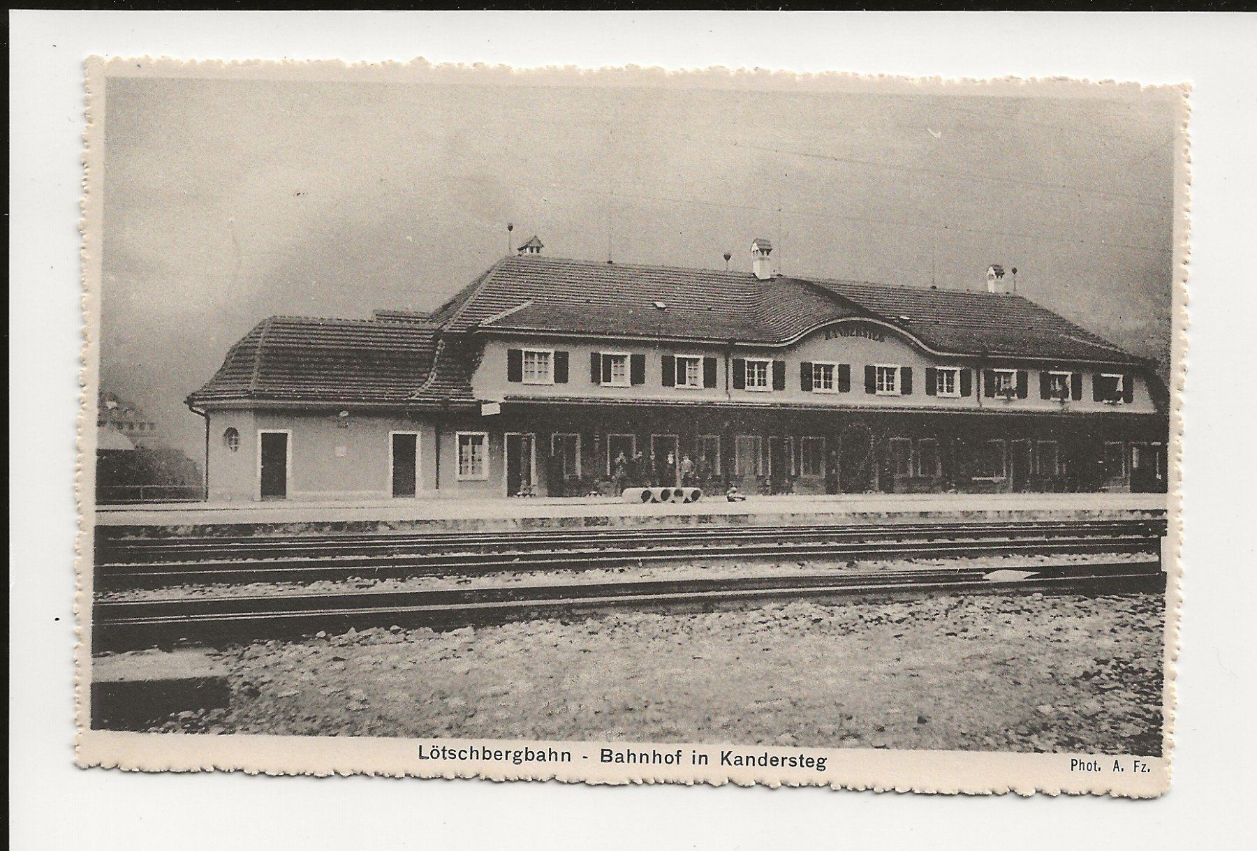 Cartoline postali: AK ca. 1940 Lötschbergbahn Bahnhof in Kandersteg – Usato da Greifensee venduto da 315WDO