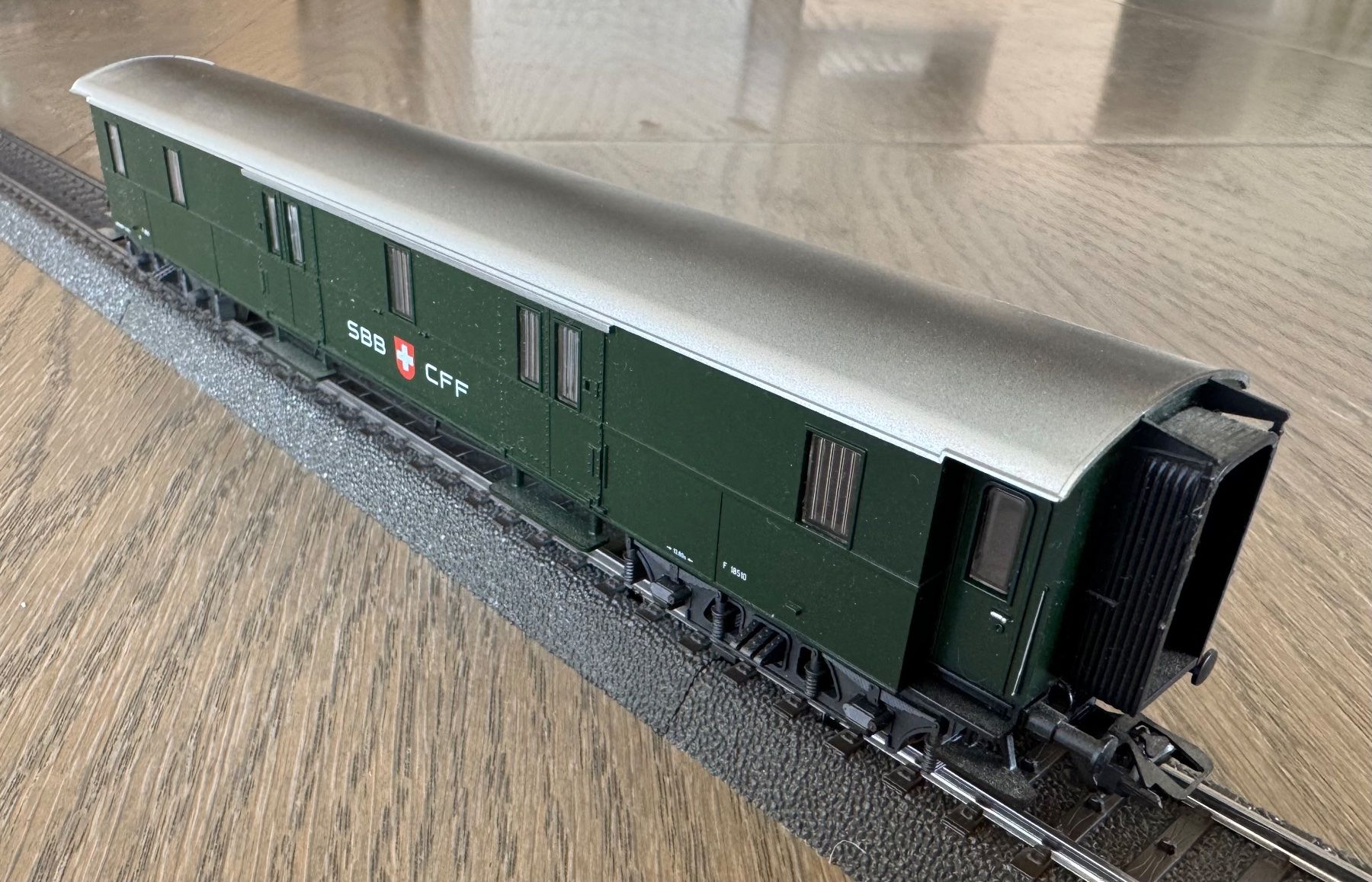 Märklin Modellini di ferrovie: SBB-Oldtimer-Gepäckwagen; neu – Nuovo (secondo la descrizione) da St. Moritz venduto da Manu7500 1