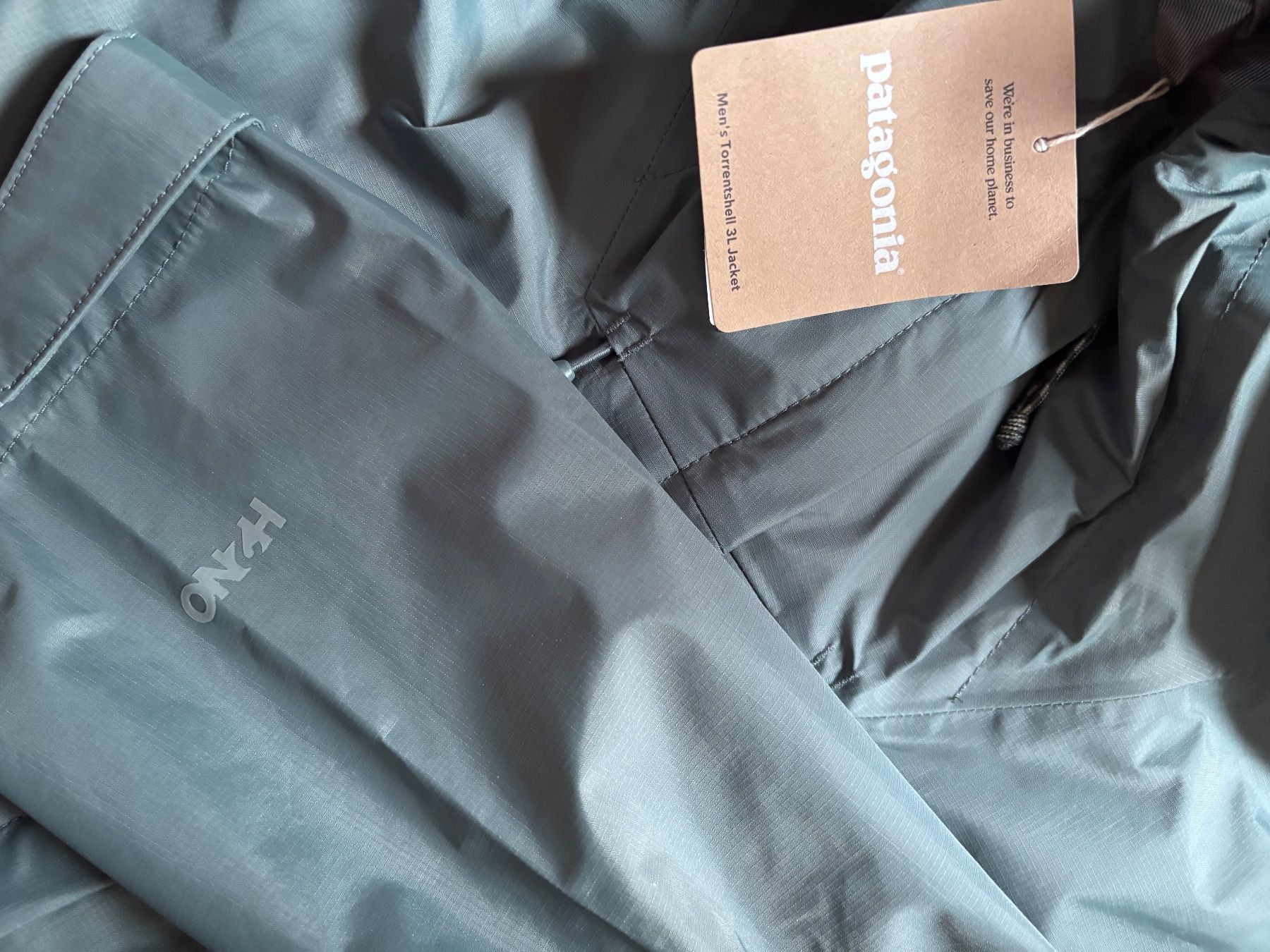 Patagonia Giacche: Patagonia Men's Torrentshell 3L Rain Jacket – Nuovo e nell'imballaggio originale da Winterthur venduto da Anelina_ 2