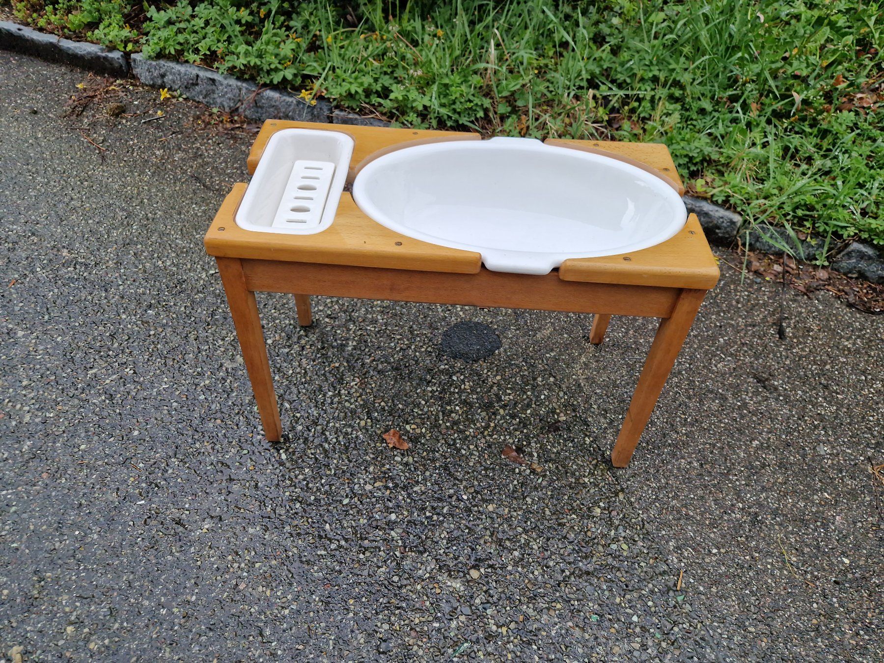 Mobili per bagno: Anitker Waschtisch mit Wasserschale und Seifenschale – Usato da Therwil venduto da Matz01