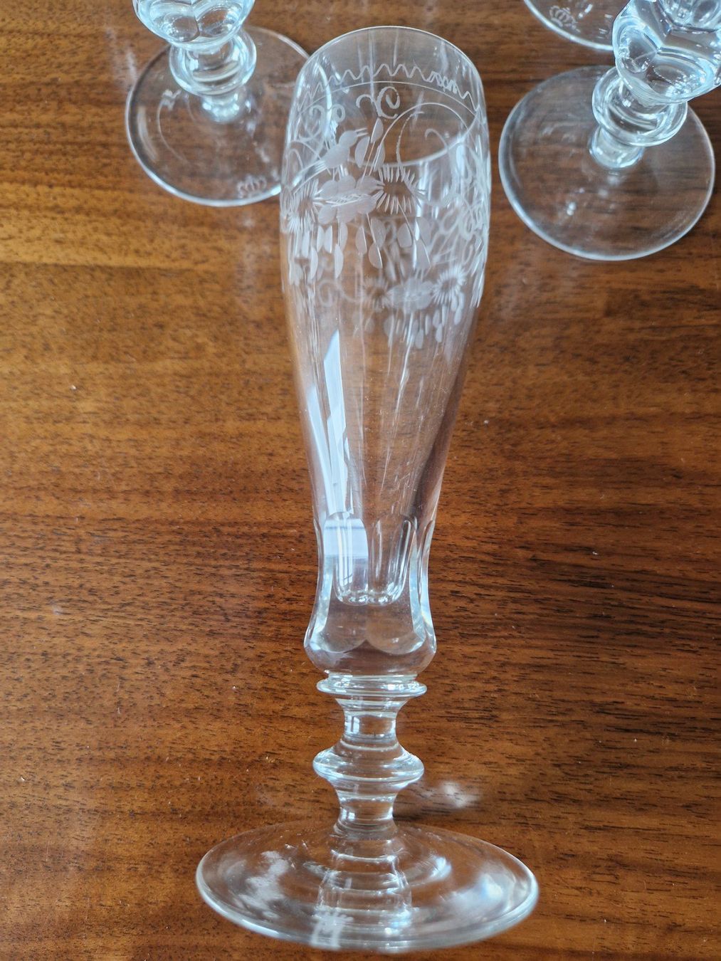 Gläser: 8 Theresienthal Champagnergläser, Radgravur – Neu (gemäss Beschreibung) aus Bern von Antikbatik 8