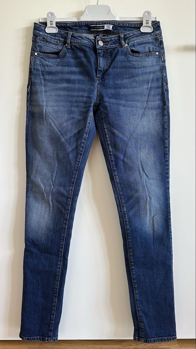 Max Mara Jeans: Jean Max Mara Sportmax Code, taille 30, coupe skinny, coton – Nuovo (secondo la descrizione) da St-Saphorin-Morges venduto da mac_7tvq