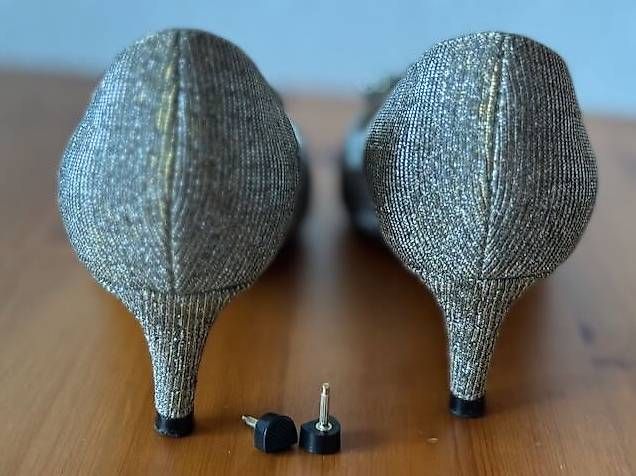 Scarpe da donna: Pumps, Gr. 37, Silber mit Goldschimmer – Nuovo (secondo la descrizione) da Belp venduto da mar_d6w8 4