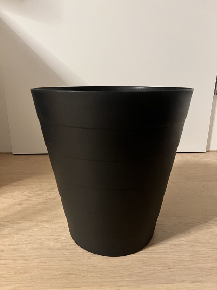 Ikea Cestini per rifiuti: Abfalleimer; schwarzer Kunststoff  – Nuovo (secondo la descrizione) da Pfäffikon SZ venduto da Gschmois26
