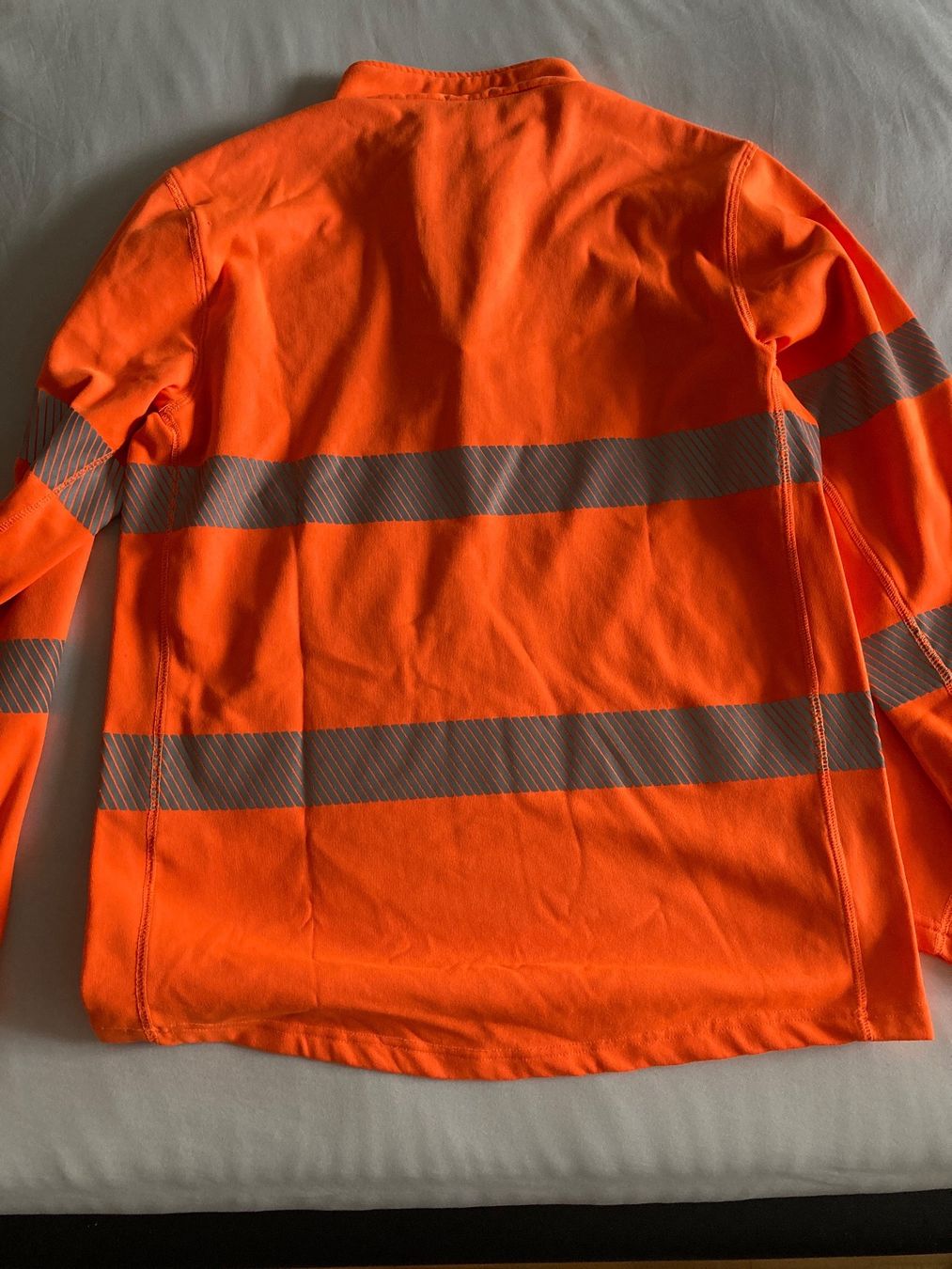 Maglioni & Felpe: Pull de travail orange mi-saison, taille L. – Usato da Delémont venduto da ant_ghk7 3