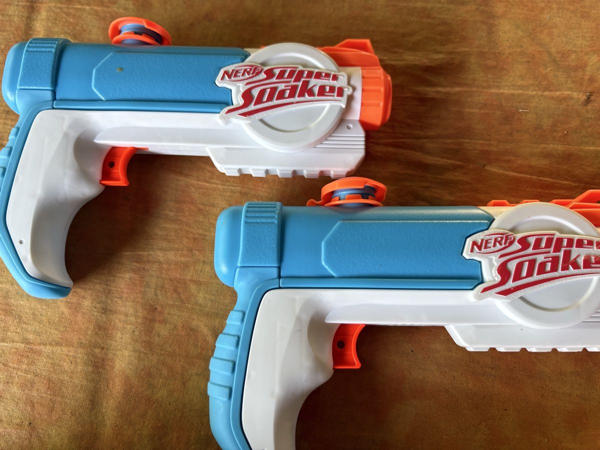 Nerf Jouets: NERF super soaker SET – D'occasion à Herzogenbuchsee par warrior77 1