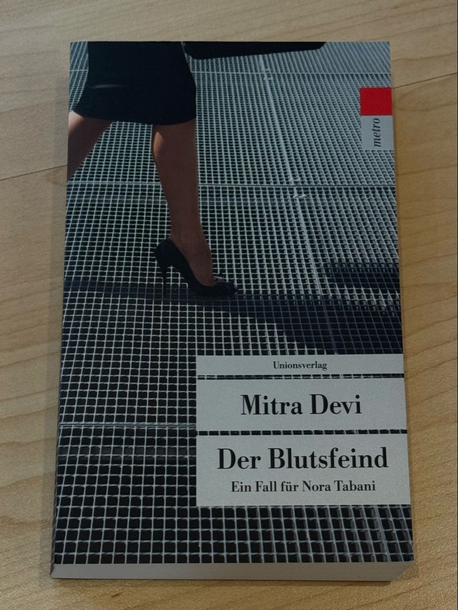 Bücher: Der Blutsfeind, Mitra Devi – Neu (gemäss Beschreibung) aus Tuggen von jess_gls06