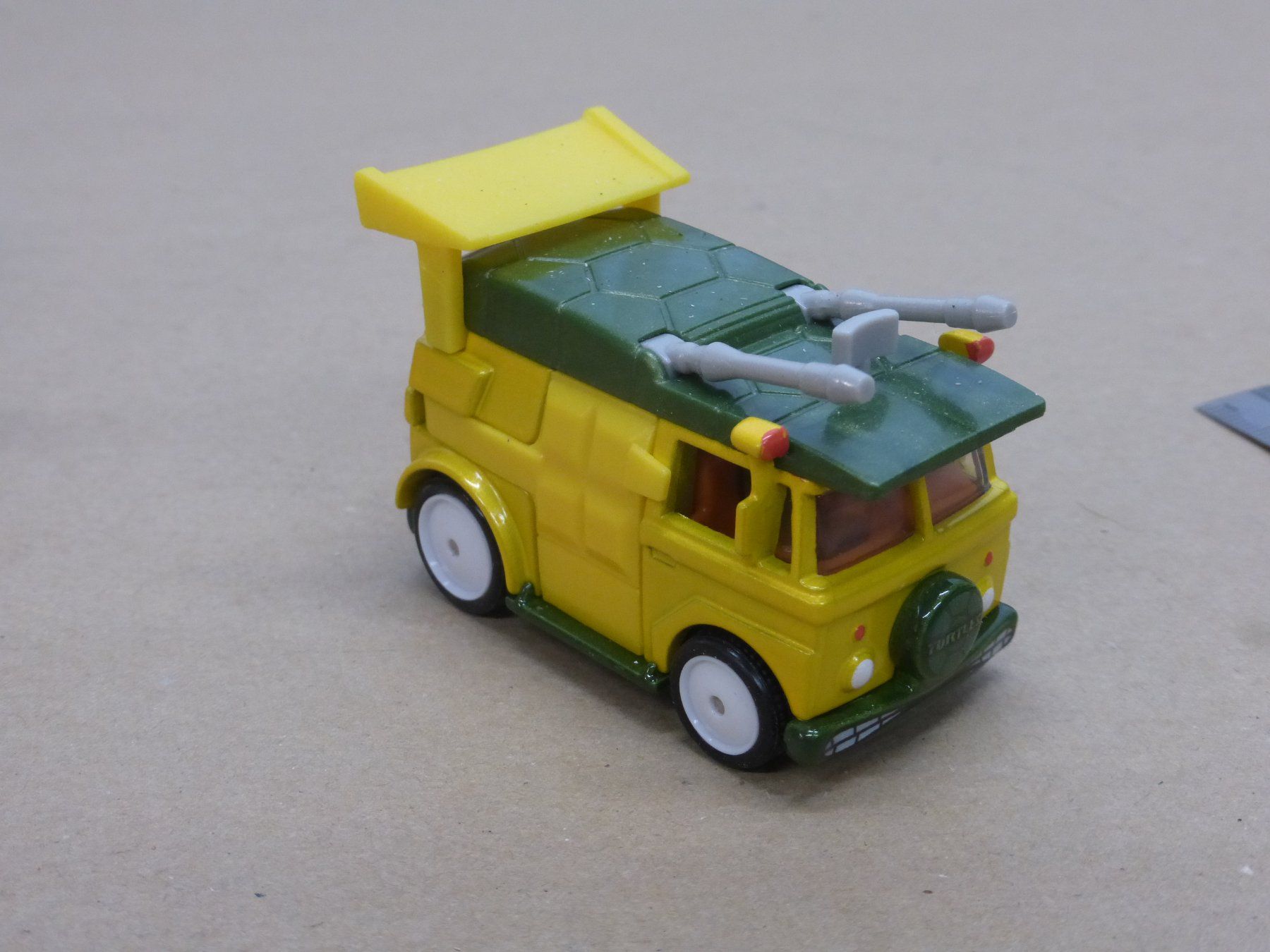 Hot Wheels Modellini d'auto: Hot Wheels Party Wagon TMNT Modellauto – Usato da Gempen venduto da Smokie72 1