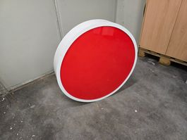 Grosser Leuchtbuchstaben in rot/weiss D: 74cm mit LED