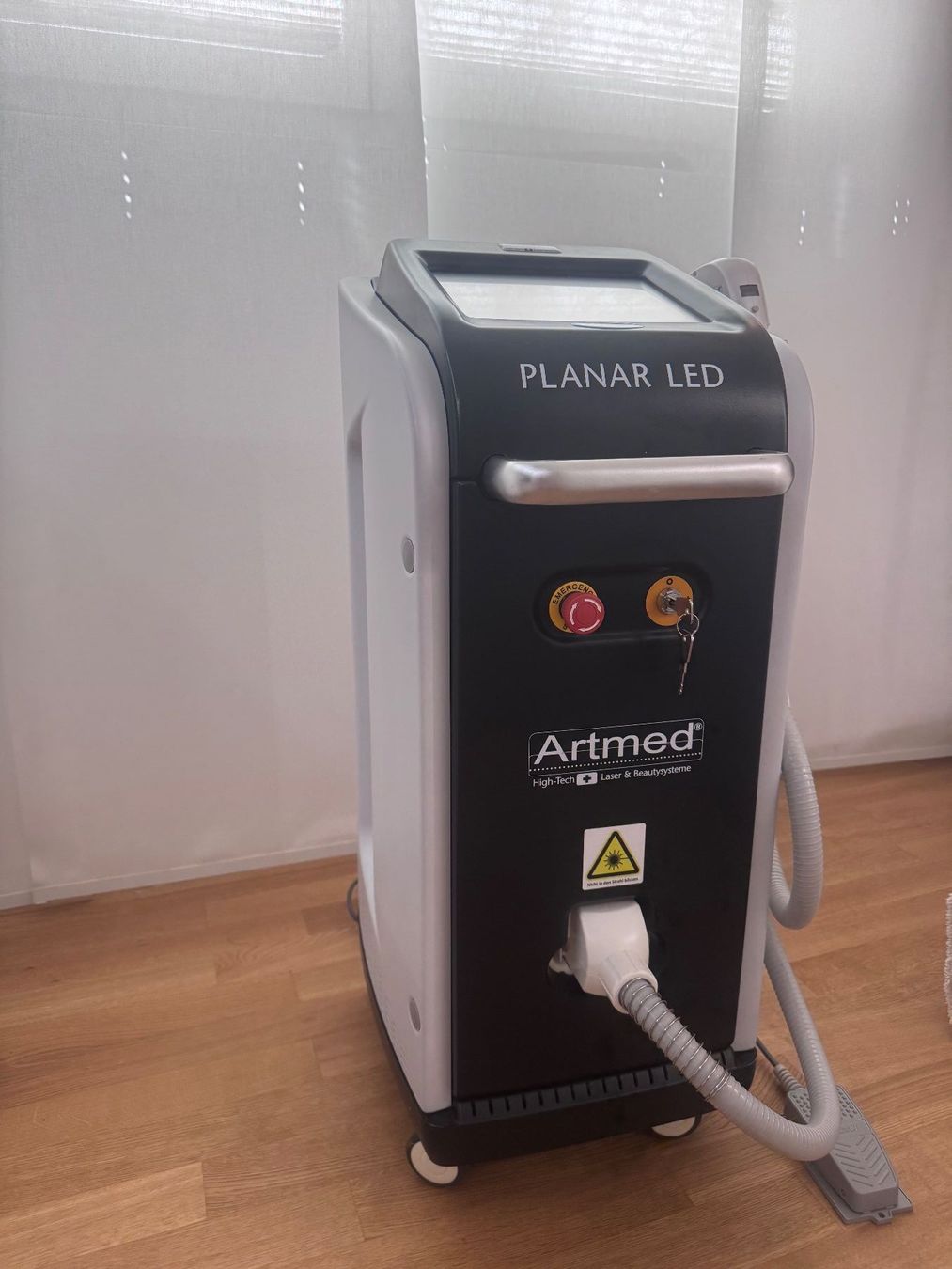Appareils médicaux: Artmed Opera VII Plus Diodenlaser – D'occasion à Hombrechtikon par Ltsc 2