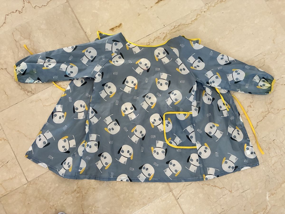 Altro materiale per artisti: Kinder Malschurz / Hundemuster blau / Gr. 120cm – Usato da Münchenstein venduto da pricehouse 5